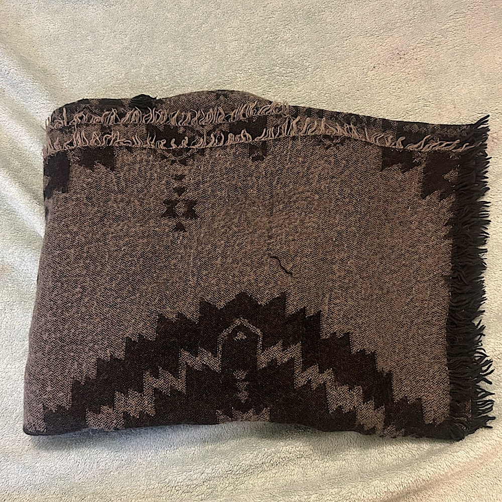 Large Square Scarf Gray Pattern
